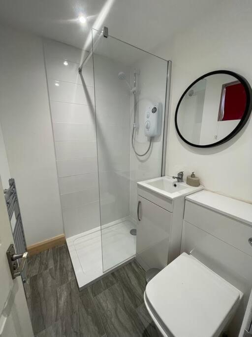 1 Bedroom Guest Suite Near City Centre. Gloucester Exterior foto